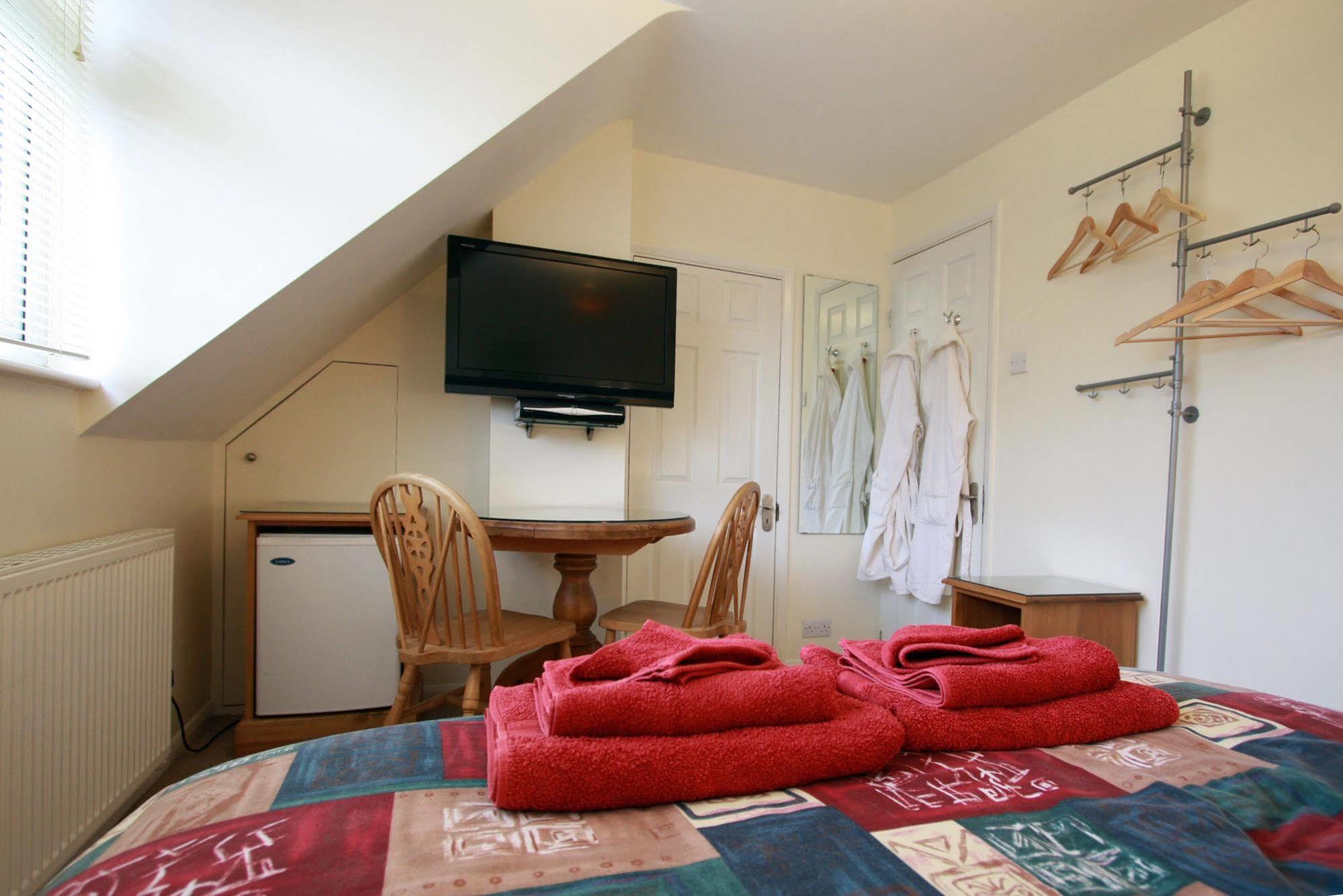 קמברלי Abacus Bed And Breakfast, Blackwater, Hampshire מראה חיצוני תמונה